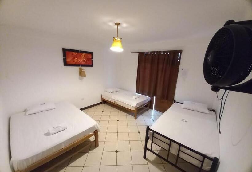 اتاق استاندارد سه نفره, Luna Nueva