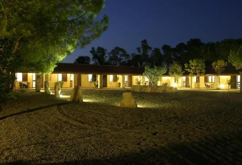 スタンダードスタジオ, Albergo Residenziale Menhirs