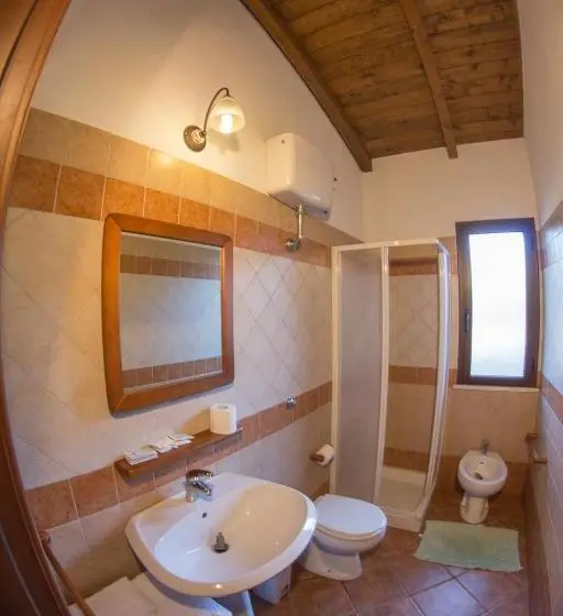スタンダードスタジオ, Albergo Residenziale Menhirs