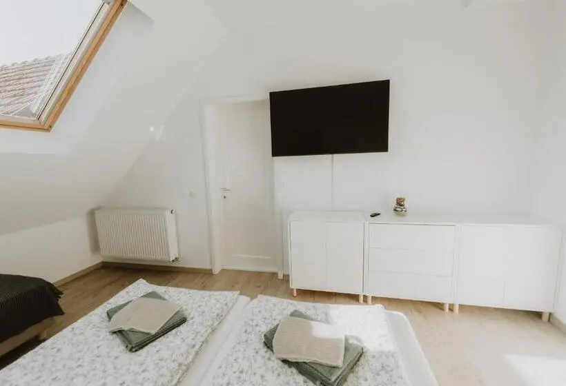Standard Kolmen Hengen Huone, Casa Botár Vendégház