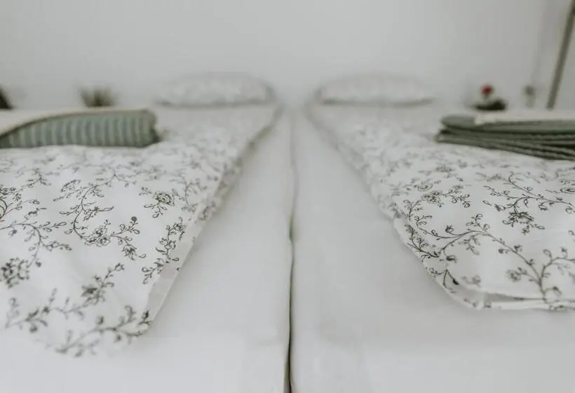 Comfort Kolmen Hengen Huone, Casa Botár Vendégház