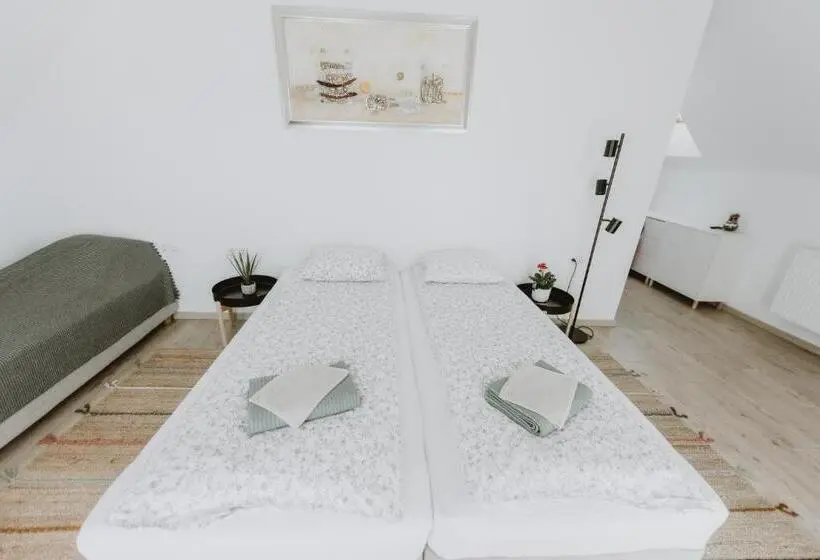 Comfort Kolmen Hengen Huone, Casa Botár Vendégház