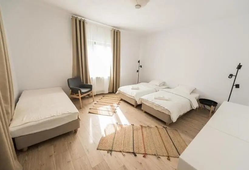 Comfort Kolmen Hengen Huone, Casa Botár Vendégház