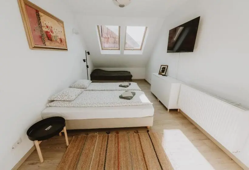 Standard Kolmen Hengen Huone Puutarhanäkymä, Casa Botár Vendégház
