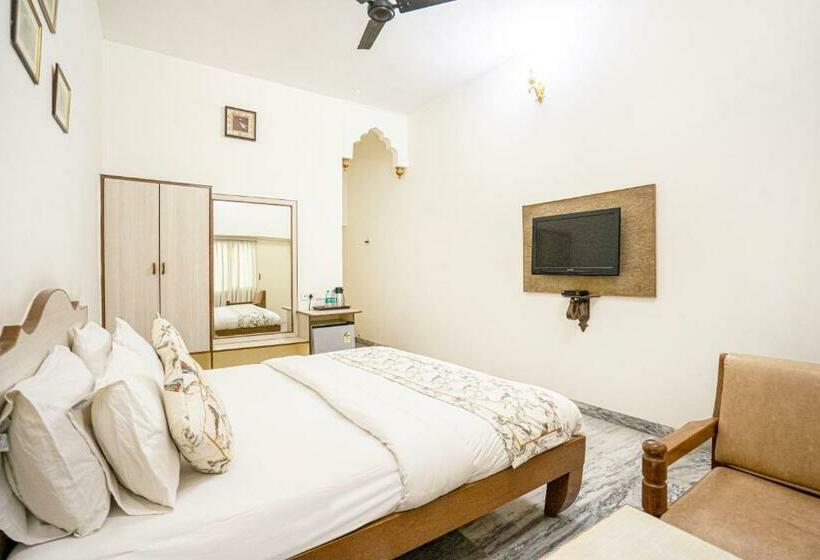 غرفة ديلوكس, Chandrawati Palace