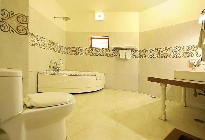 جناح, Chandrawati Palace