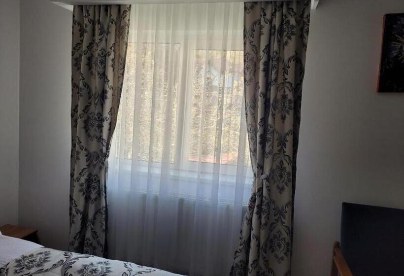 اتاق استاندارد سه نفره, Pension Tui