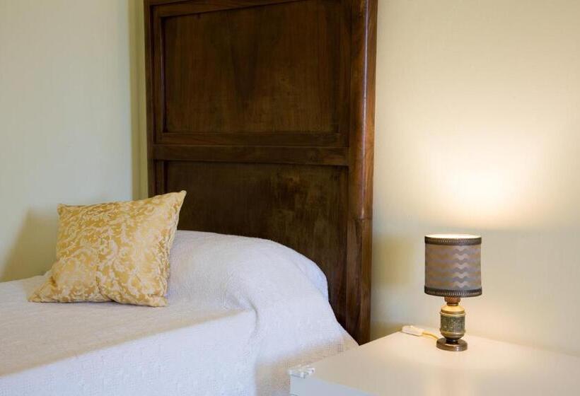 اتاق استاندارد سه نفره, Bellaqua