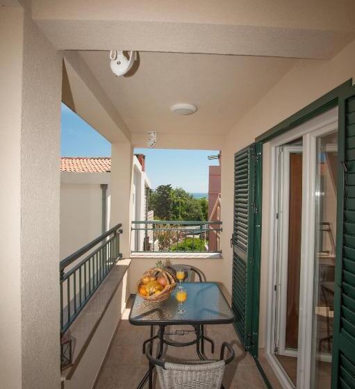 اتاق استاندارد سه تخته با بالکن, Guest House Medin