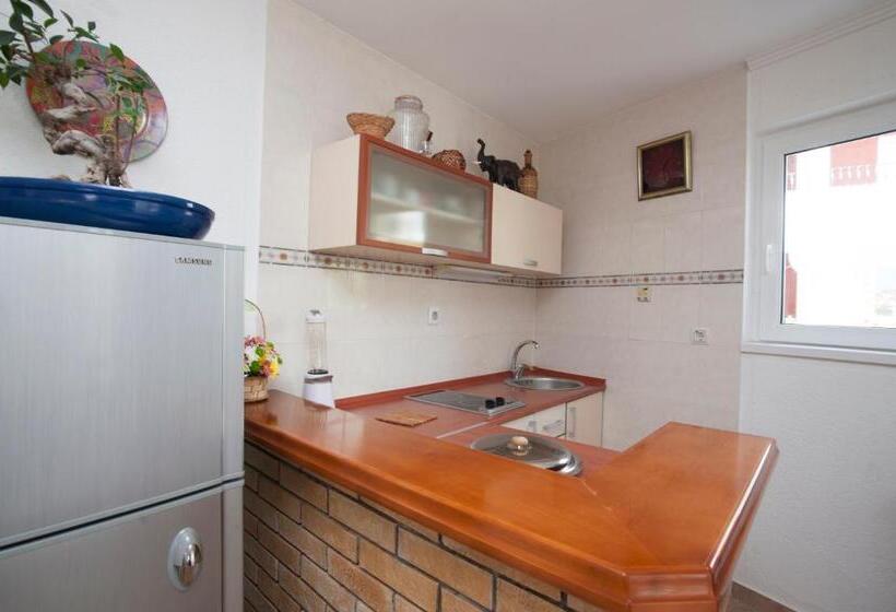 آپارتمان لوکس 1 خوابه, Guest House Medin