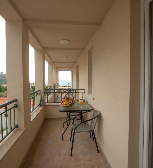 Deluxe Suite Sea View, Guest House Medin