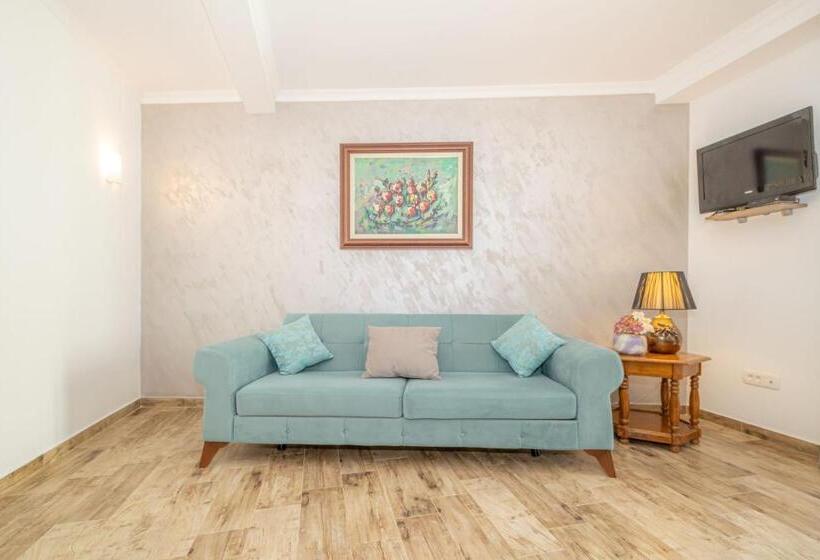 Deluxe Suite Sea View, Guest House Medin