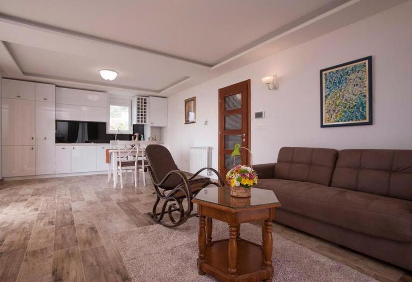 سوئیت پرزیدنت, Guest House Medin