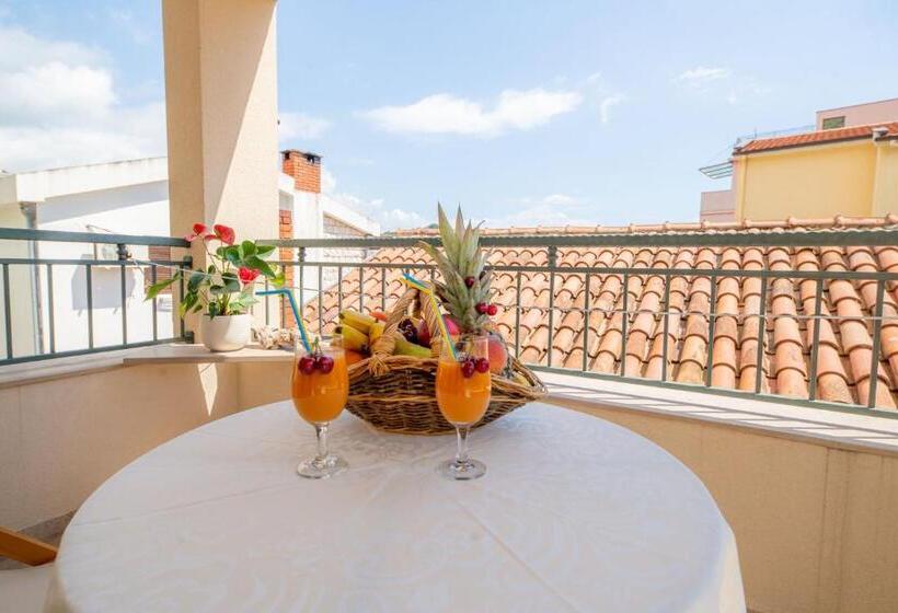 اتاق لوکس, Guest House Medin