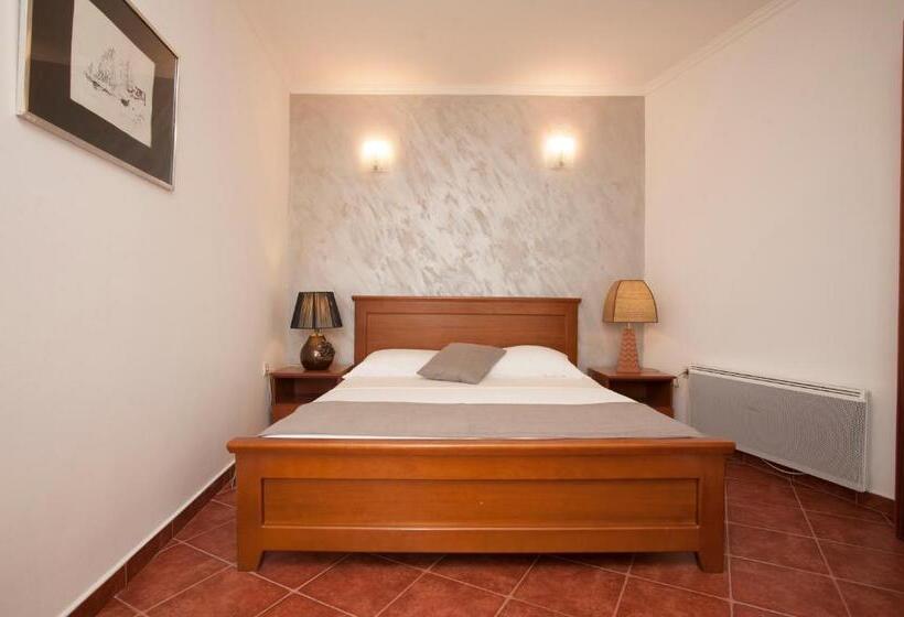 آپارتمان 1 خوابه با چشمانداز جانبی دریا, Guest House Medin