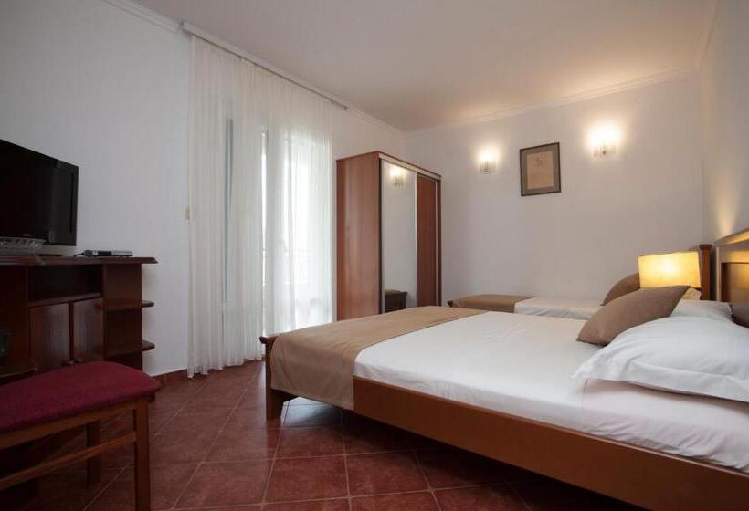 استودیو استاندارد با چشمانداز دریا, Guest House Medin