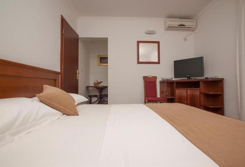 استودیو استاندارد با چشم‌انداز دریا, Guest House Medin