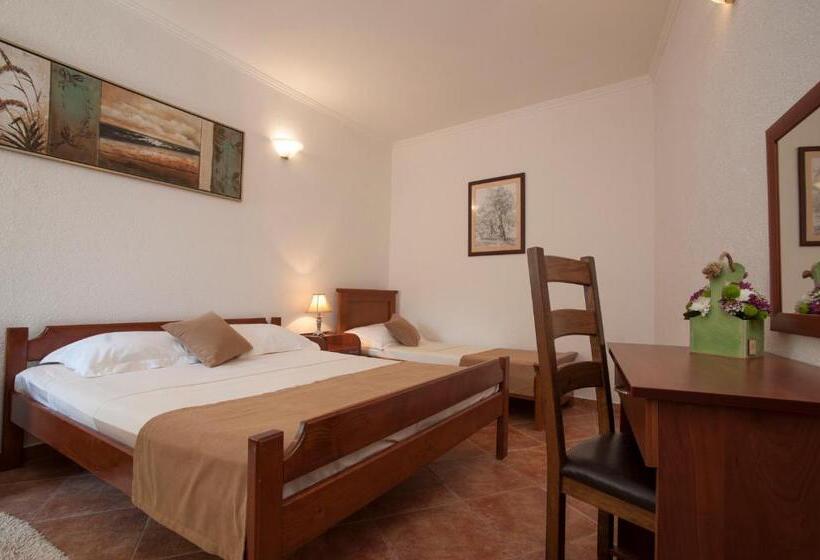 آپارتمان 1 خوابه با چشمانداز باغ, Guest House Medin