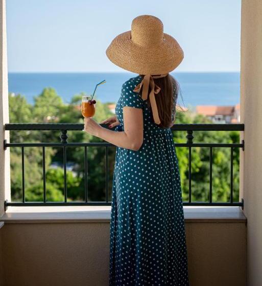 Deluxe Suite Sea View, Guest House Medin