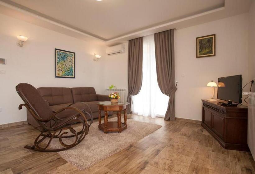 سوئیت پرزیدنت, Guest House Medin