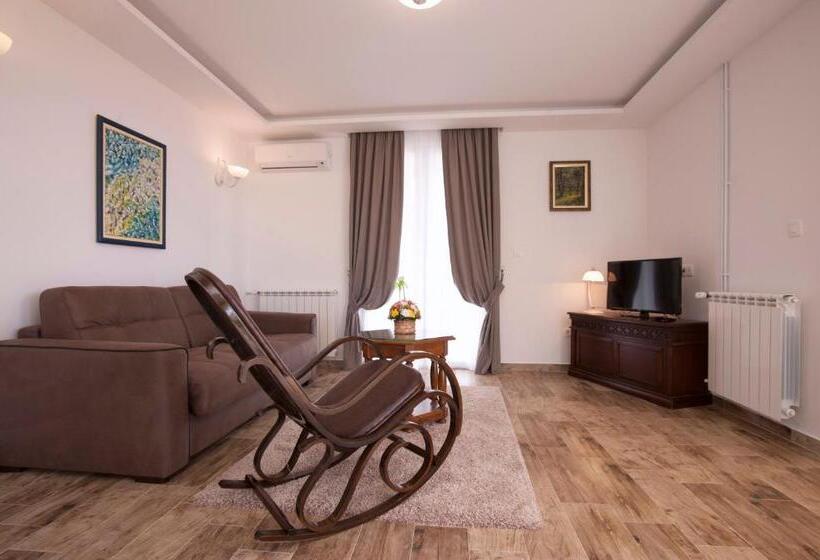 سوئیت پرزیدنت, Guest House Medin