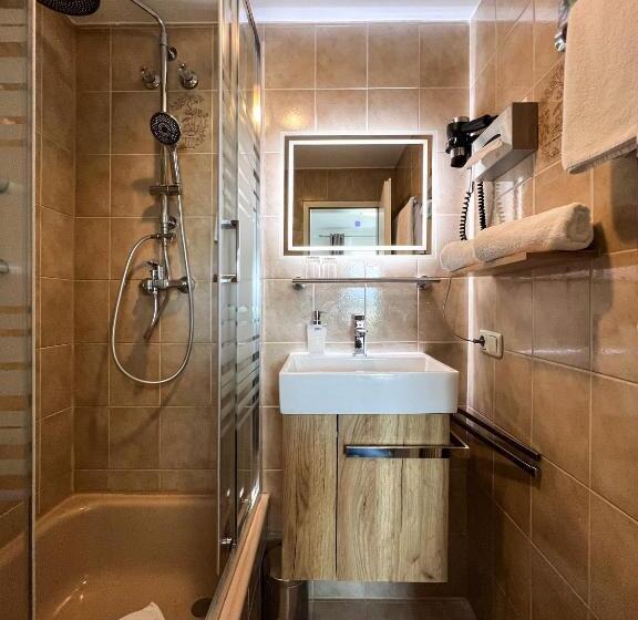 レイクビュースタンダードルーム, Sieben Zimmer Am See