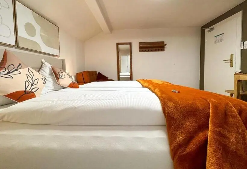 コンフォートルーム, Sieben Zimmer Am See