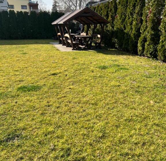 1 Sovrums Lägenhet med Terass, Wellness Dorina