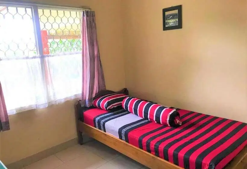 Perhehuone, Poetri Guest House Syariah
