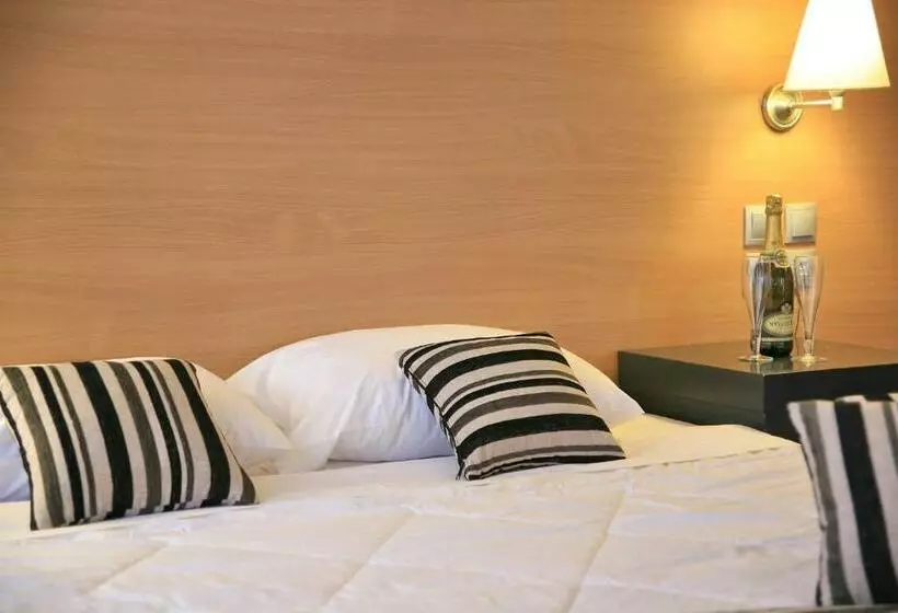 اتاق راحتی با چشم‌انداز استخر, All Senses Ocean Blue Sea Side Resort - All Inclusive