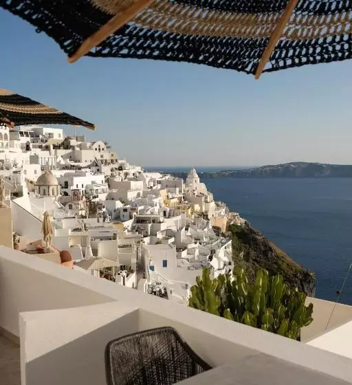 سوئیت با چشم‌انداز, Asha Luxury Suites
