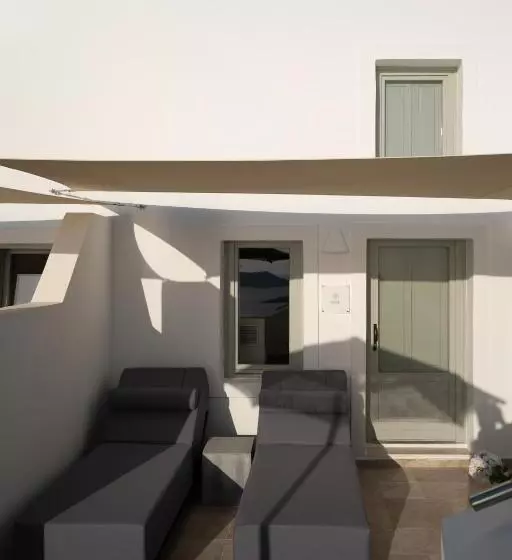 سوئیت جونیور با چشم‌انداز, Asha Luxury Suites