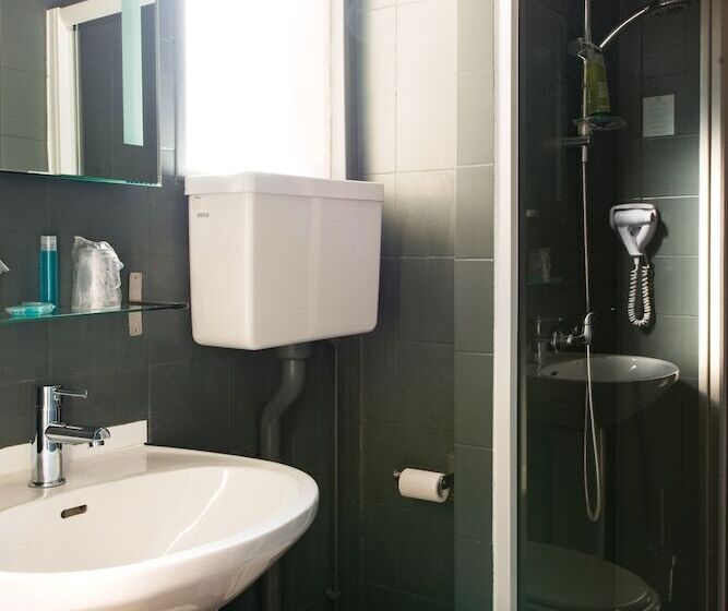 اتاق خانوادگی, Hôtel Atrium Mondial