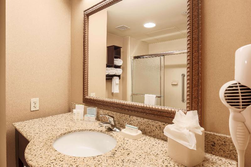 اتاق خانوادگی, Hôtel Atrium Mondial