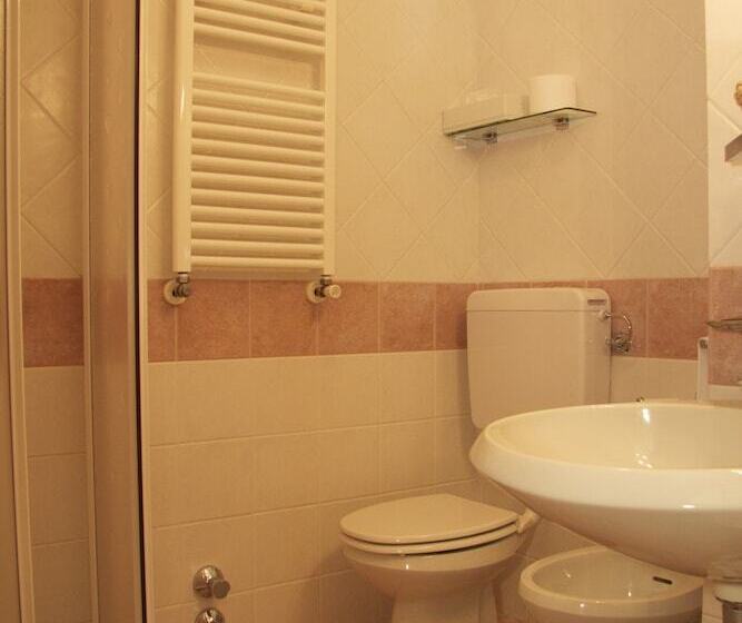 חדר סטנדרט יחיד, Centrale