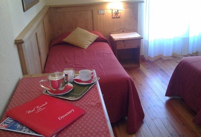 חדר סטנדרט לשלושה, Centrale