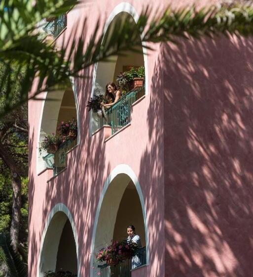 غرفة عائلية تنفيذية, Forte Village Resort  Il Castello