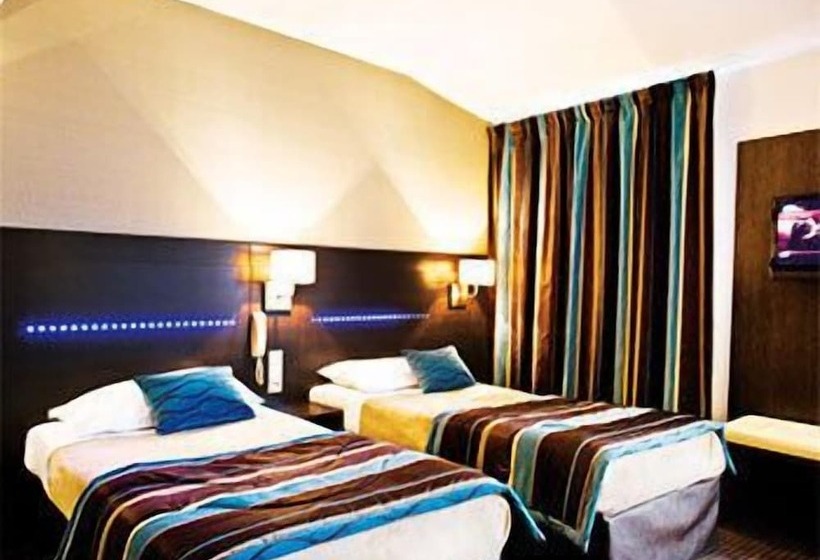 Номер Стандарт Трехместный, Helgon Hotel   Lourdes Pyrénées