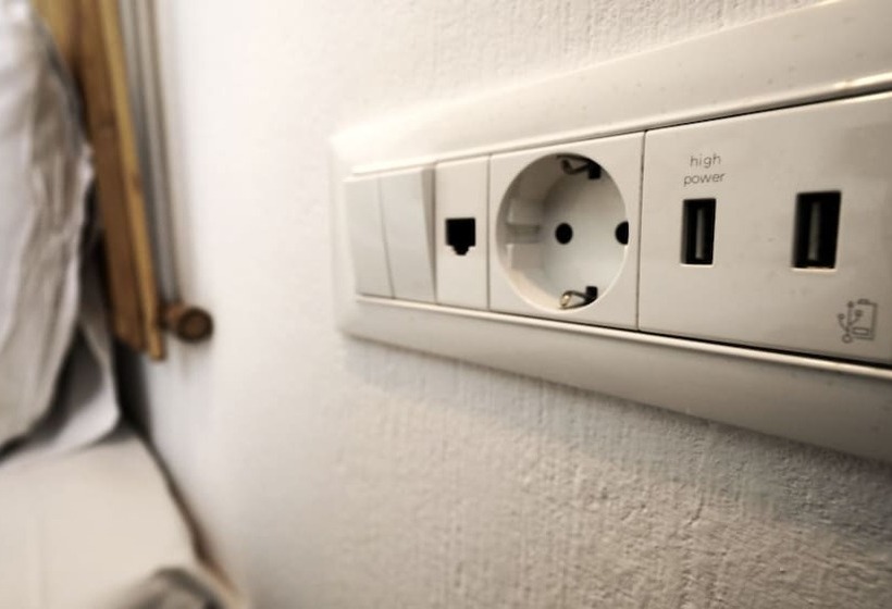 스탠다드 트리플 룸, Jason