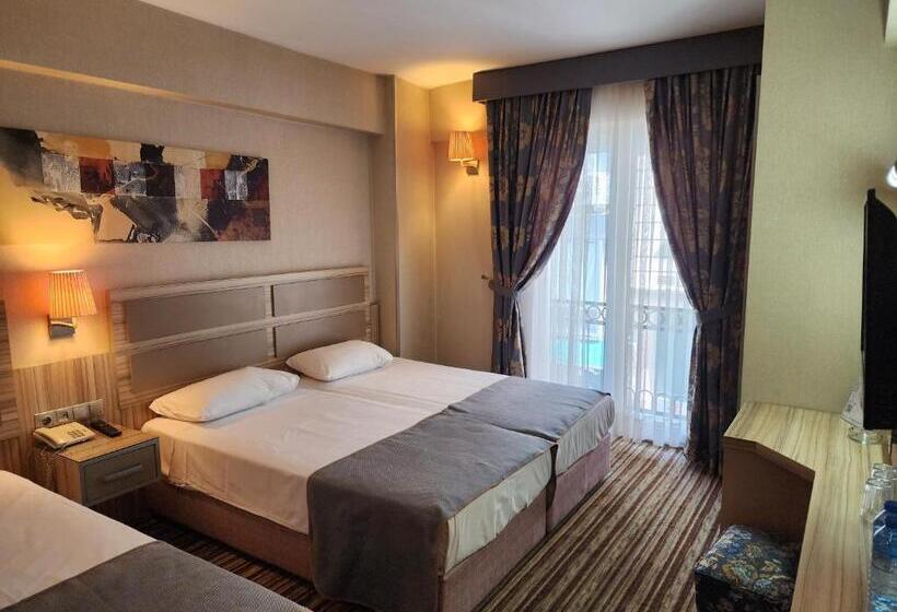 Chambre Triple Standard, Nanda