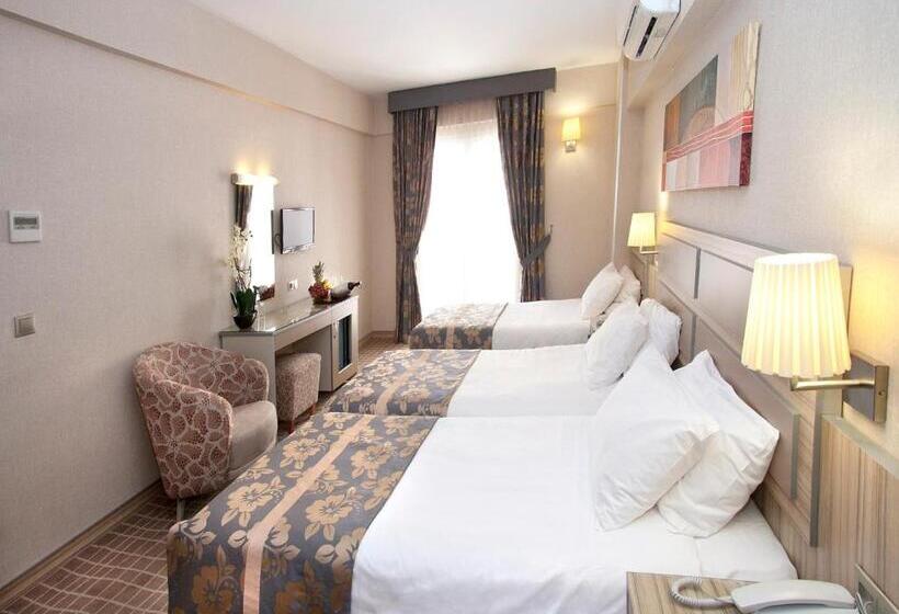 Chambre Triple Standard, Nanda