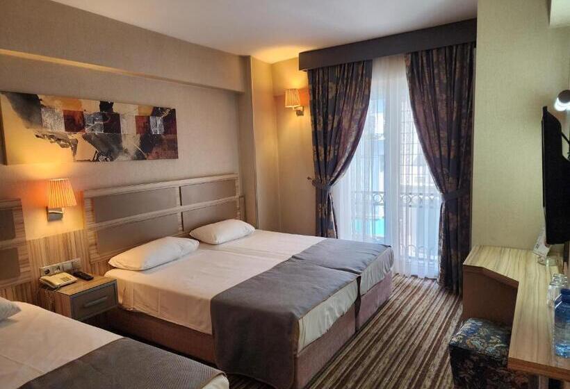 Chambre Triple Standard, Nanda