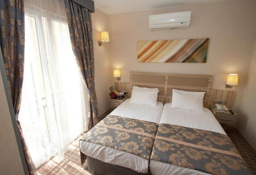 Chambre Standard, Nanda