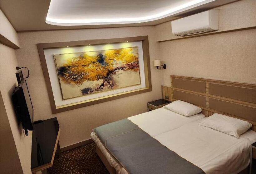 Chambre Familiale, Nanda
