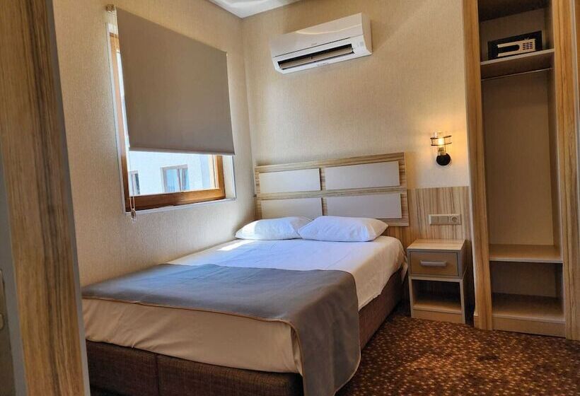 Chambre Familiale, Nanda
