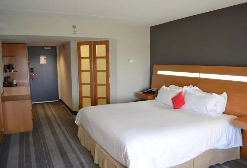 キングサイズベッドのスーペリアルーム, Novotel Toronto Vaughan Centre