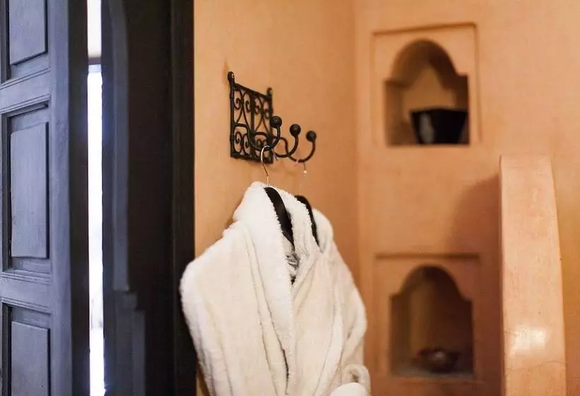 اتاق سوپریور سه تخته, Dar Sohane