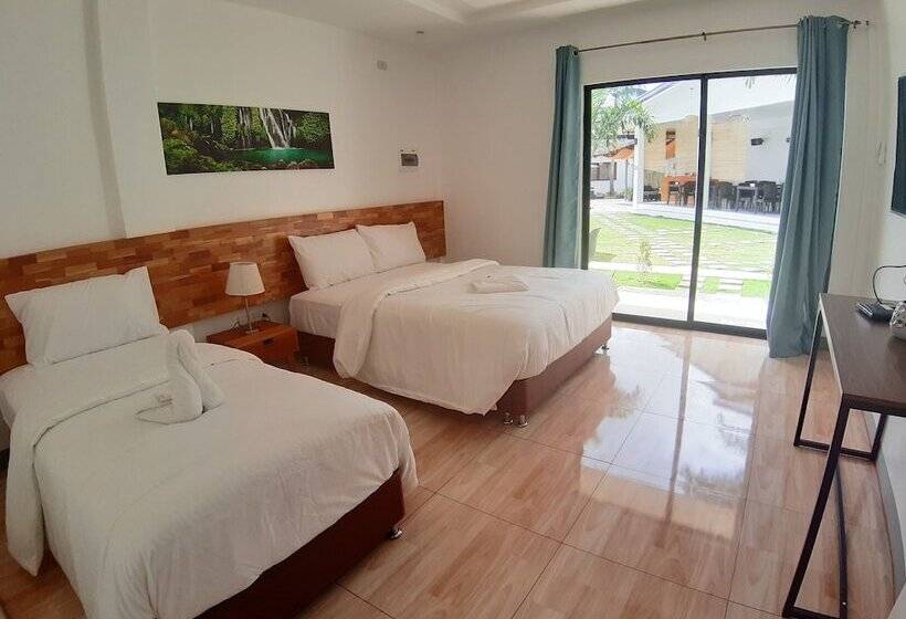 اتاق لوکس با تخت دو نفره بزرگ, Chinita Boutique