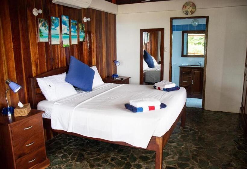 بانگلوی استاندارد با چشم‌انداز دریا, Rainbow Bay Beach & Dive Resort