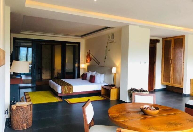 سوئیت پریمیوم, The Postcard Dewa, Thimphu, Bhutan